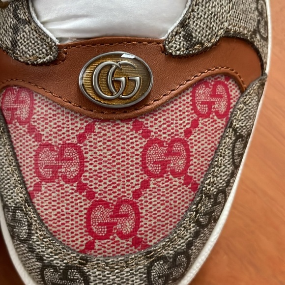 Sneakers - Picture 7 of 10